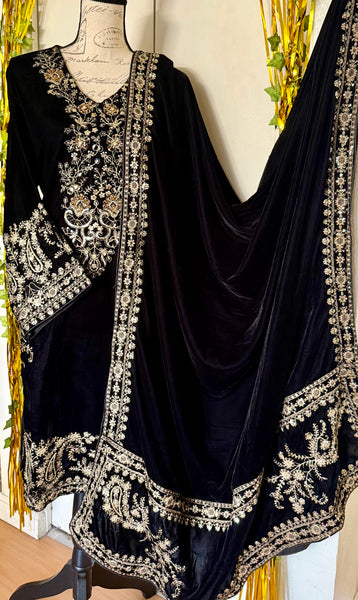 Pakistani velvet salwar kameez party wear dress, velvet dress